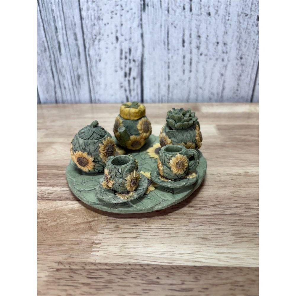Young's Inc 1995 Vintage Sunflower Mini Tea Set